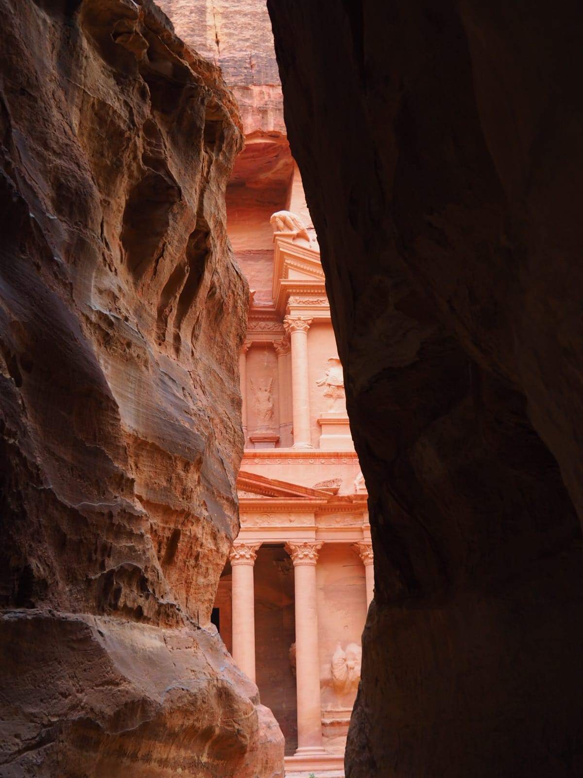 TravelChic Tours